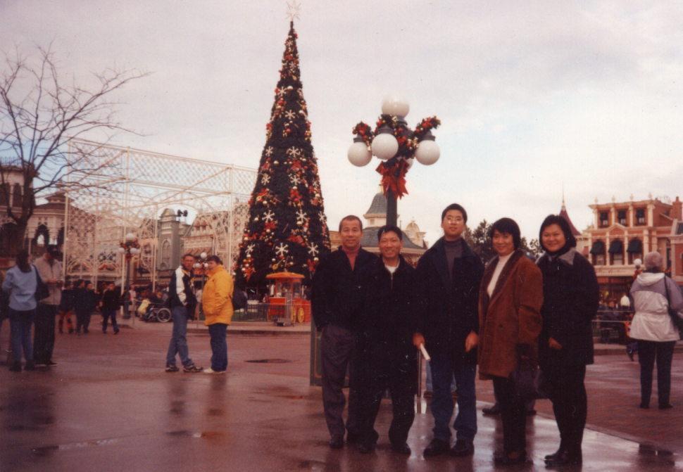 guozhengdisneyland.jpg